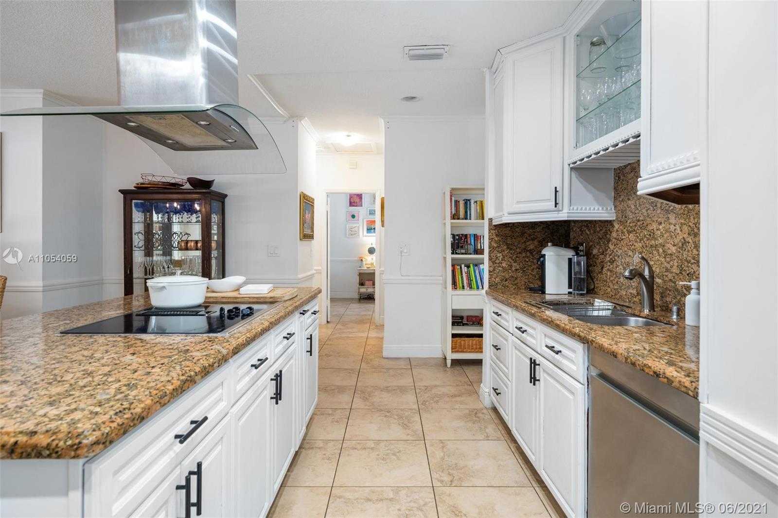 Small Image of 2200 OVERBROOK ST, Miami Number 9