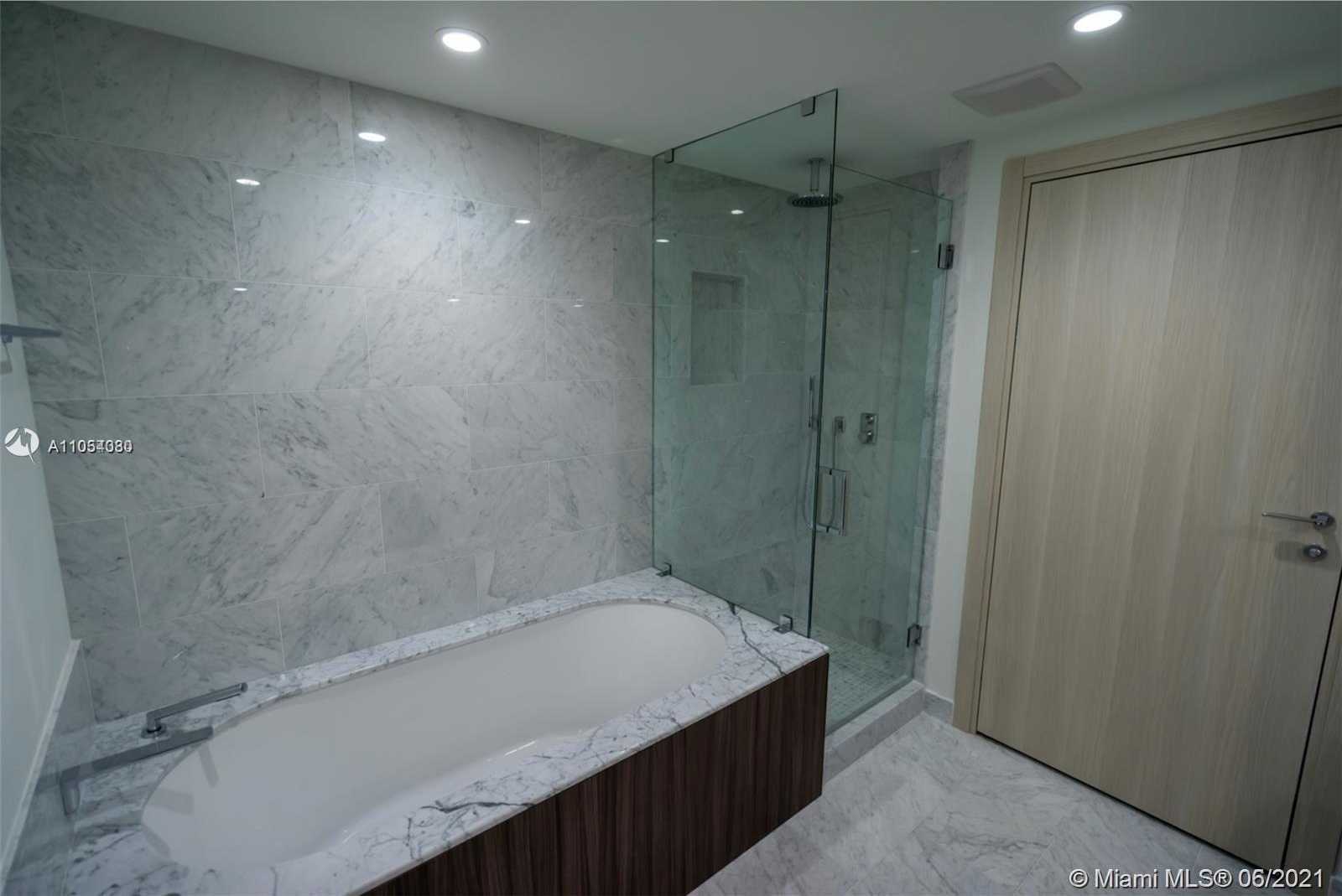 Small Image of 1000 BRICKELL PLZ #2706, Miami Number 11