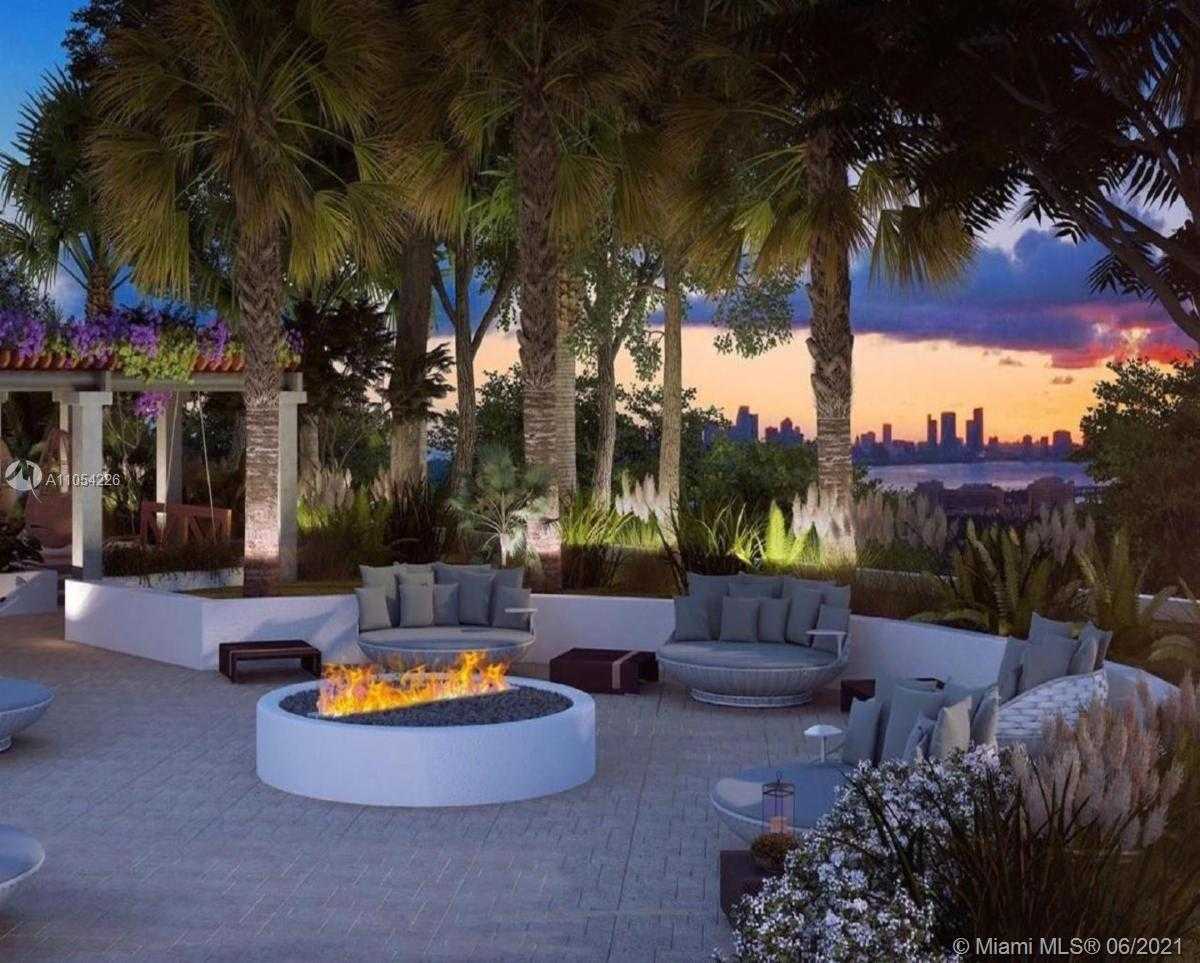 Small Image of 300 SOUTH POINTE DR #806, Miami Beach Number 10