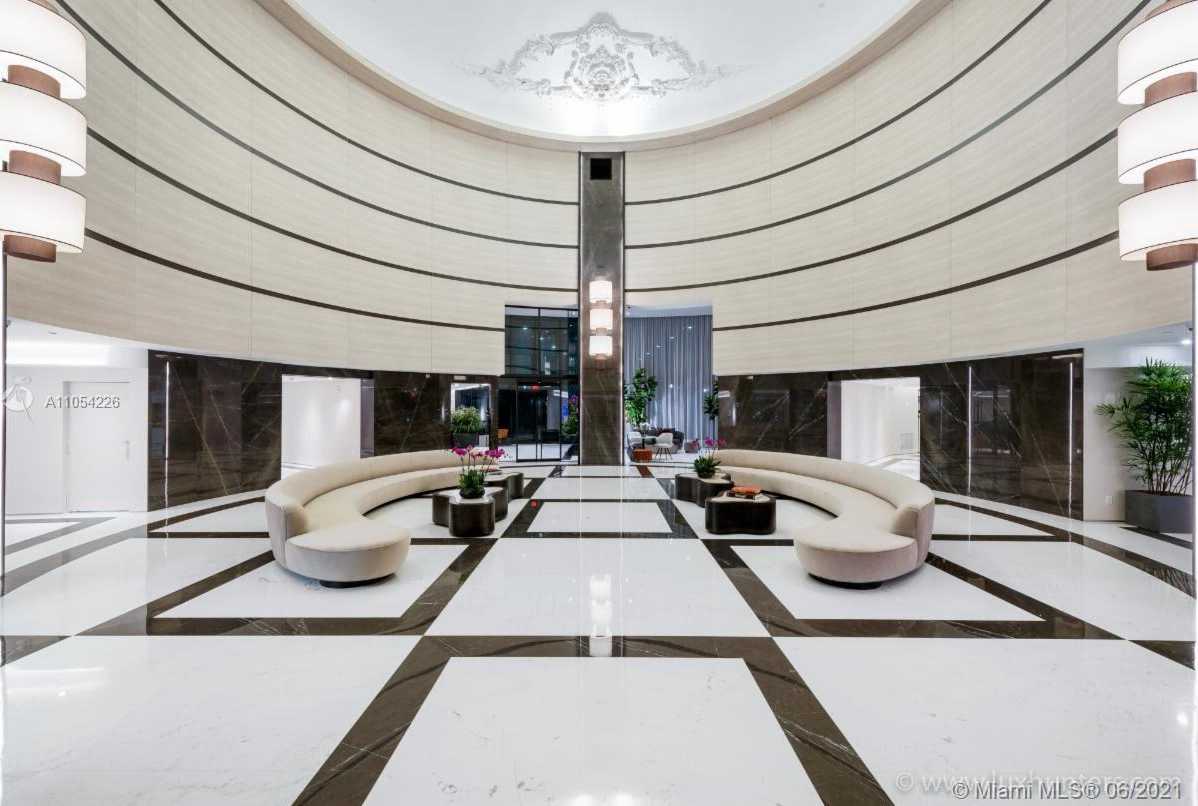 Small Image of 300 SOUTH POINTE DR #806, Miami Beach Number 16