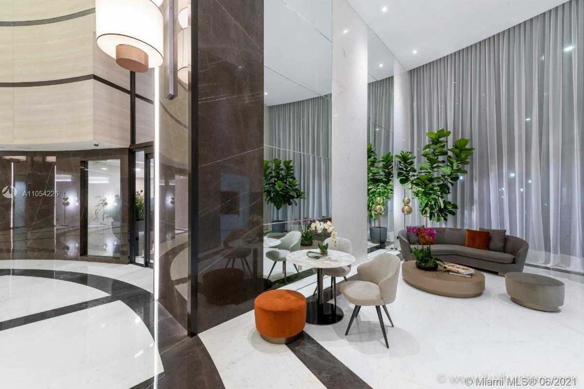 Small Image of 300 SOUTH POINTE DR #806, Miami Beach Number 19