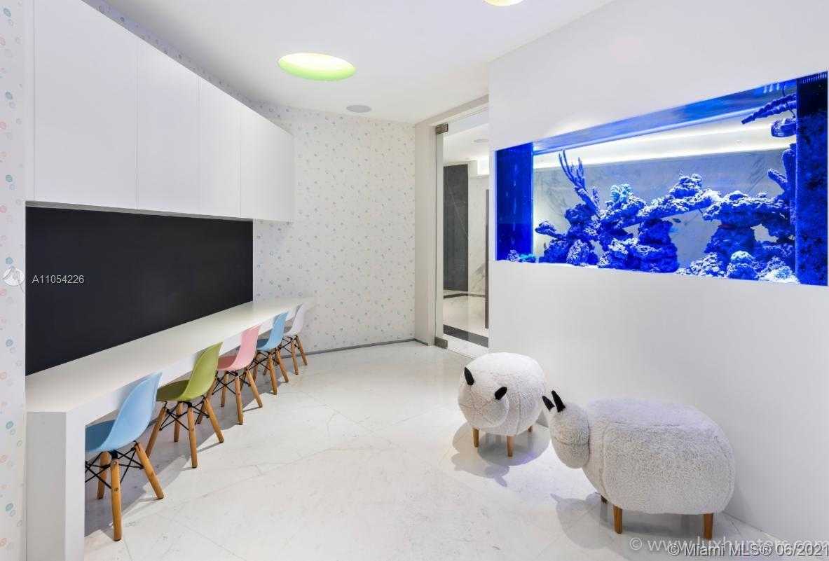 Small Image of 300 SOUTH POINTE DR #806, Miami Beach Number 21