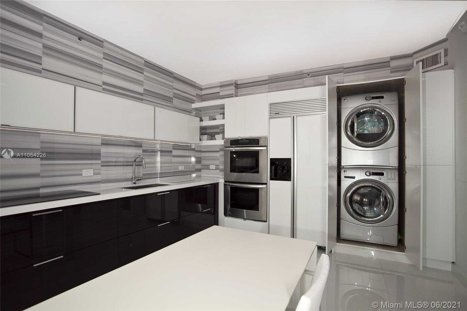 Small Image of 300 SOUTH POINTE DR #806, Miami Beach Number 3