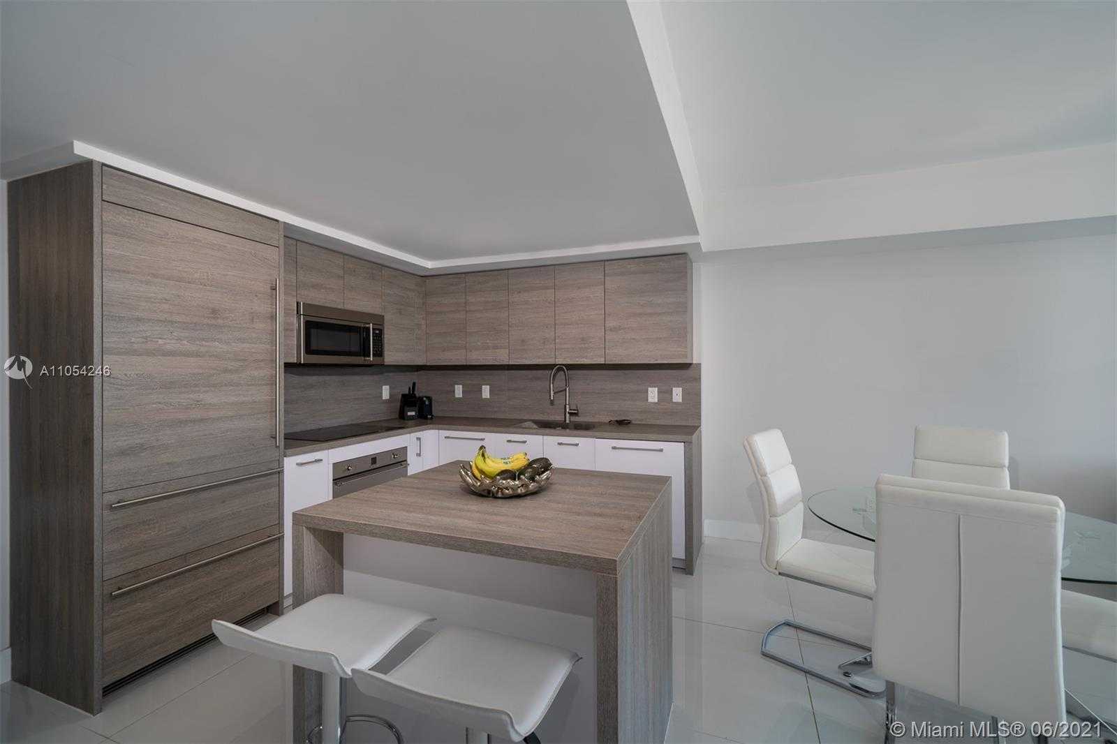 Small Image of 400 Sunny Isles Blvd, Sunny Isles Beach, FL 33160, USA Number 6