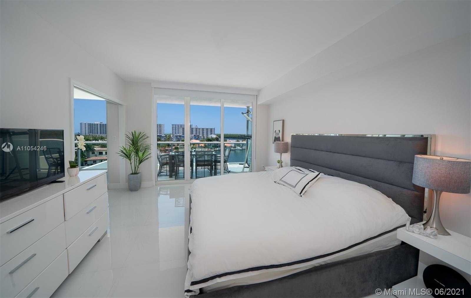 Small Image of 400 Sunny Isles Blvd, Sunny Isles Beach, FL 33160, USA Number 8