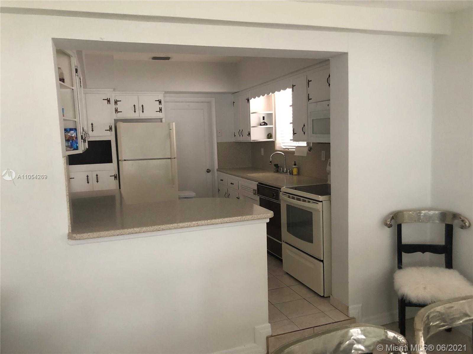 Small Image of 1111 STILLWATER DR, Miami Beach Number 10