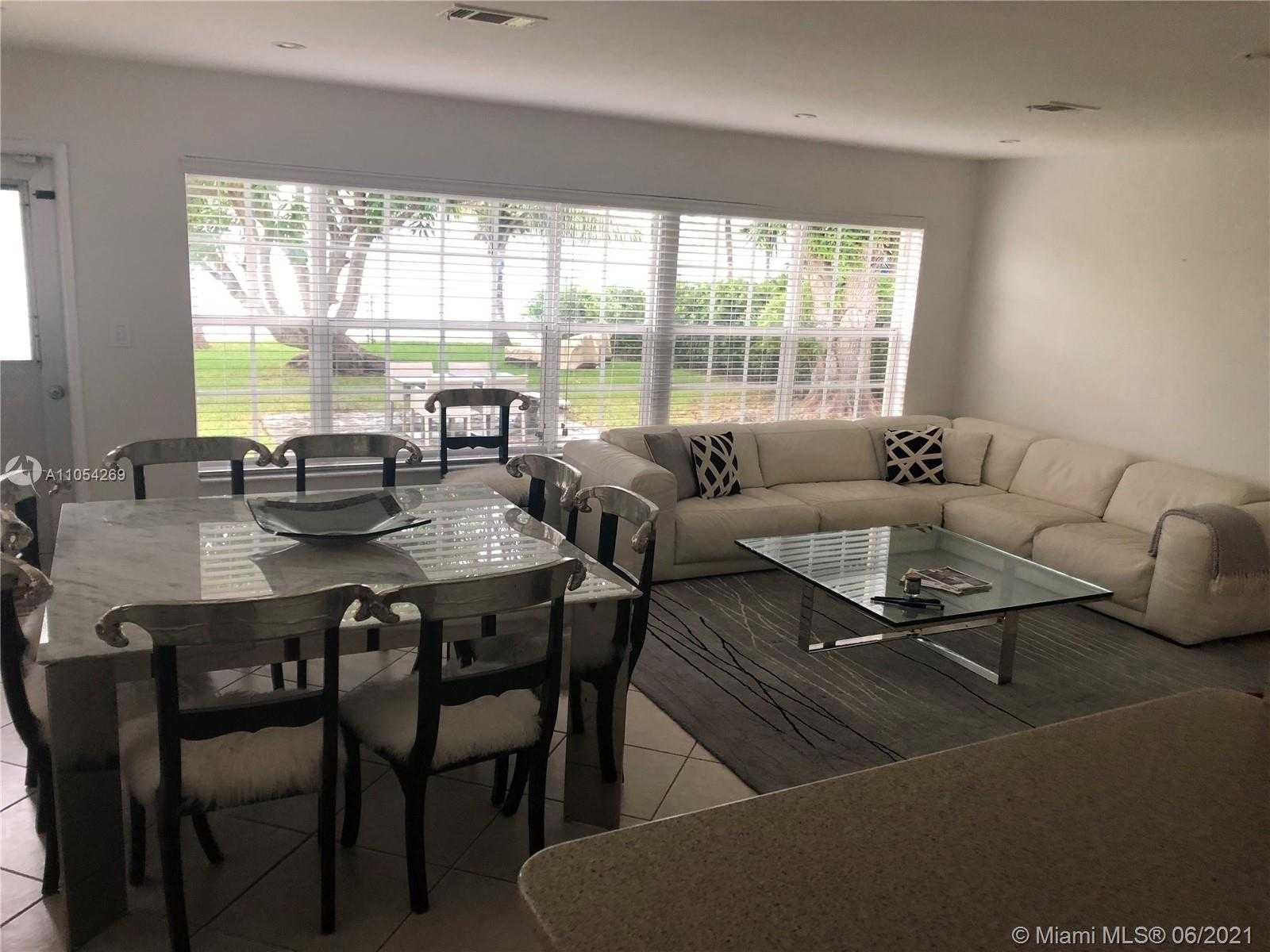 Small Image of 1111 STILLWATER DR, Miami Beach Number 11