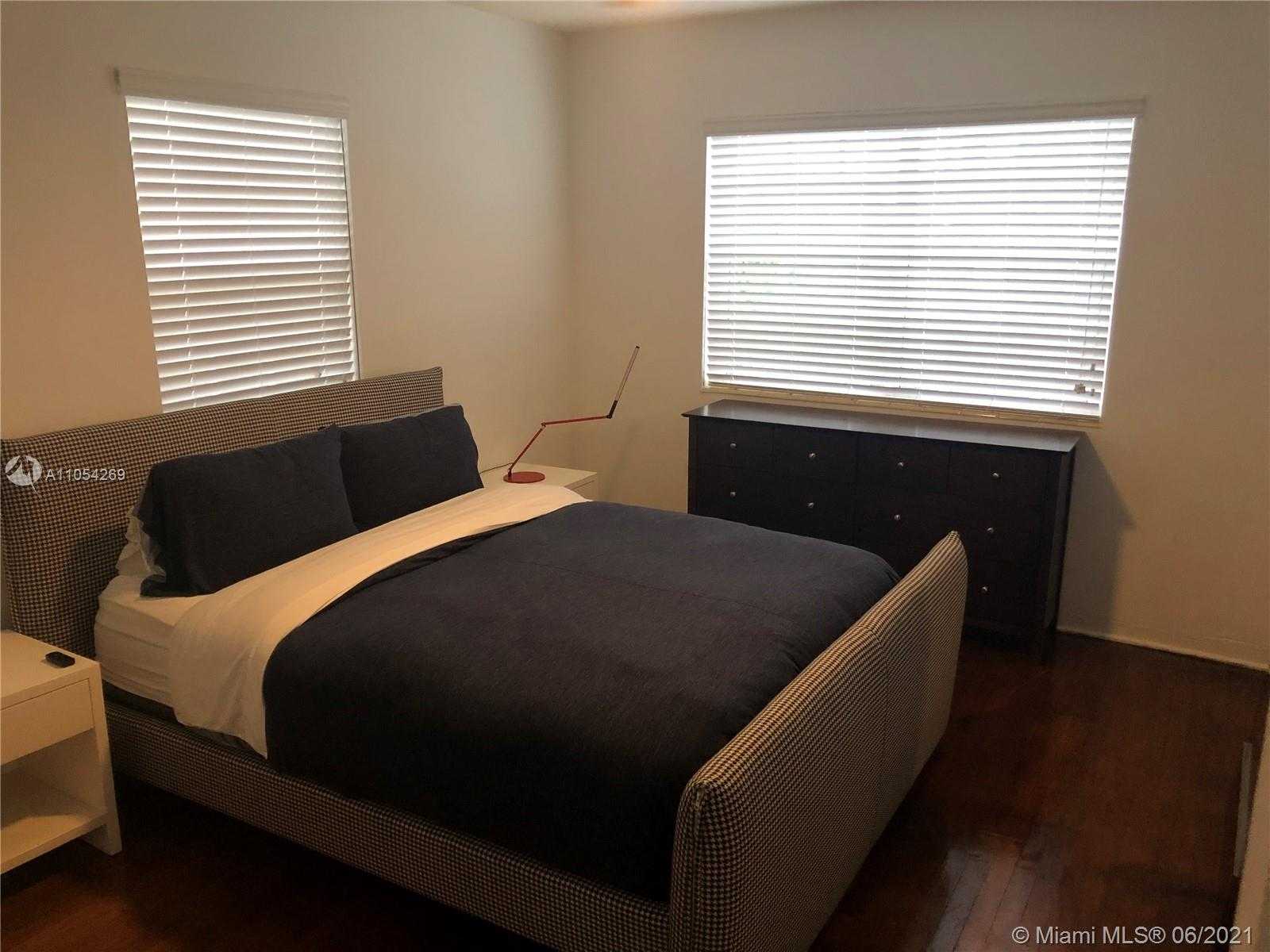 Small Image of 1111 STILLWATER DR, Miami Beach Number 12