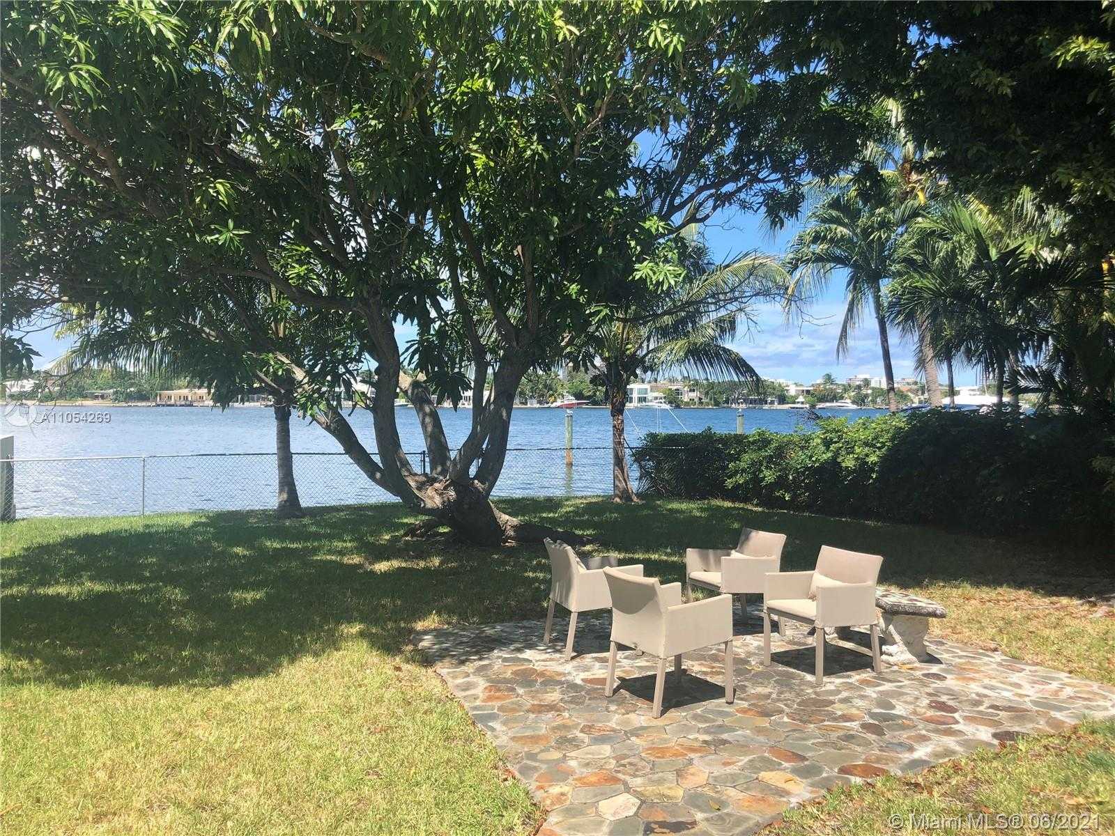 Small Image of 1111 STILLWATER DR, Miami Beach Number 5