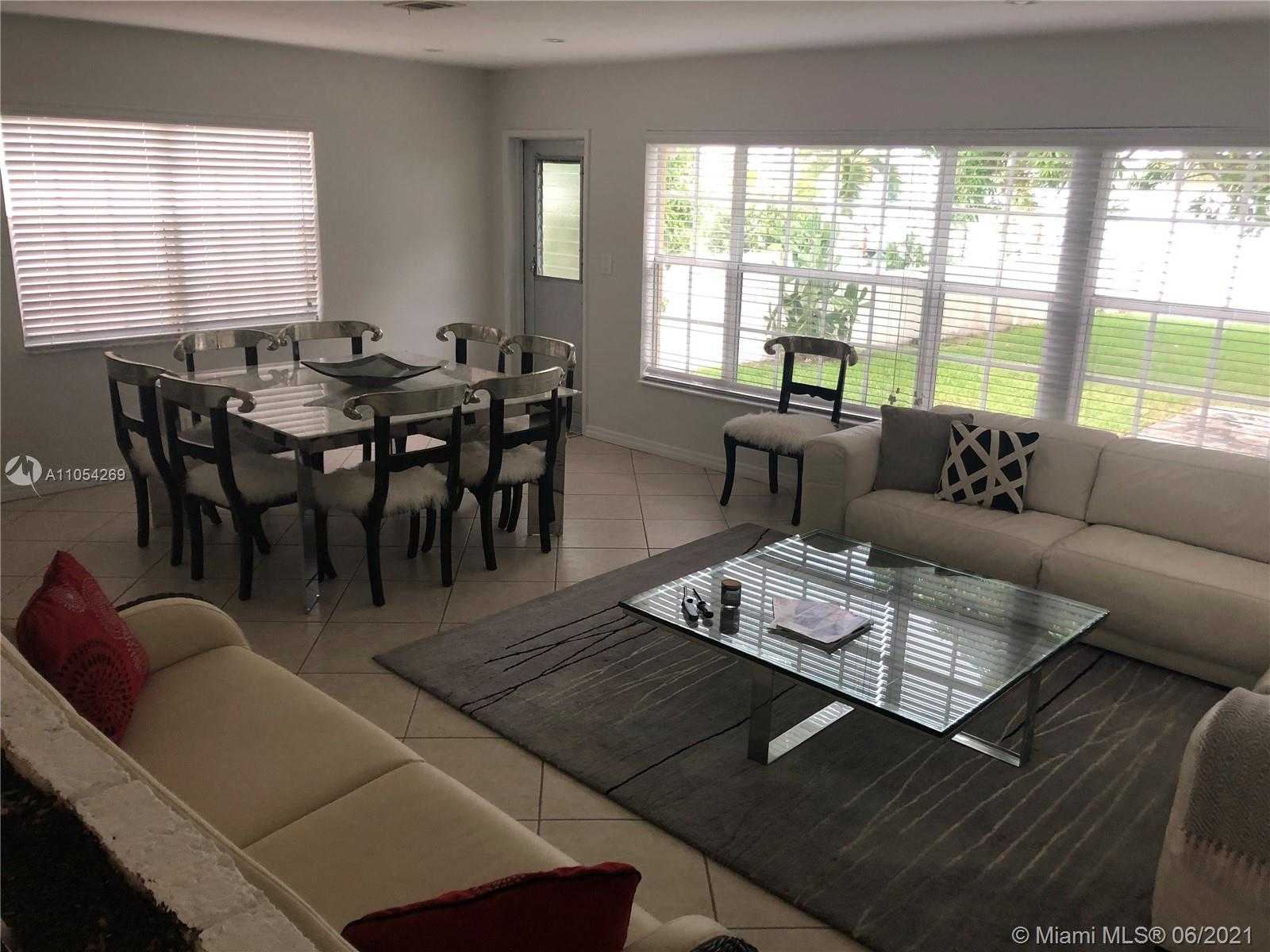 Small Image of 1111 STILLWATER DR, Miami Beach Number 9