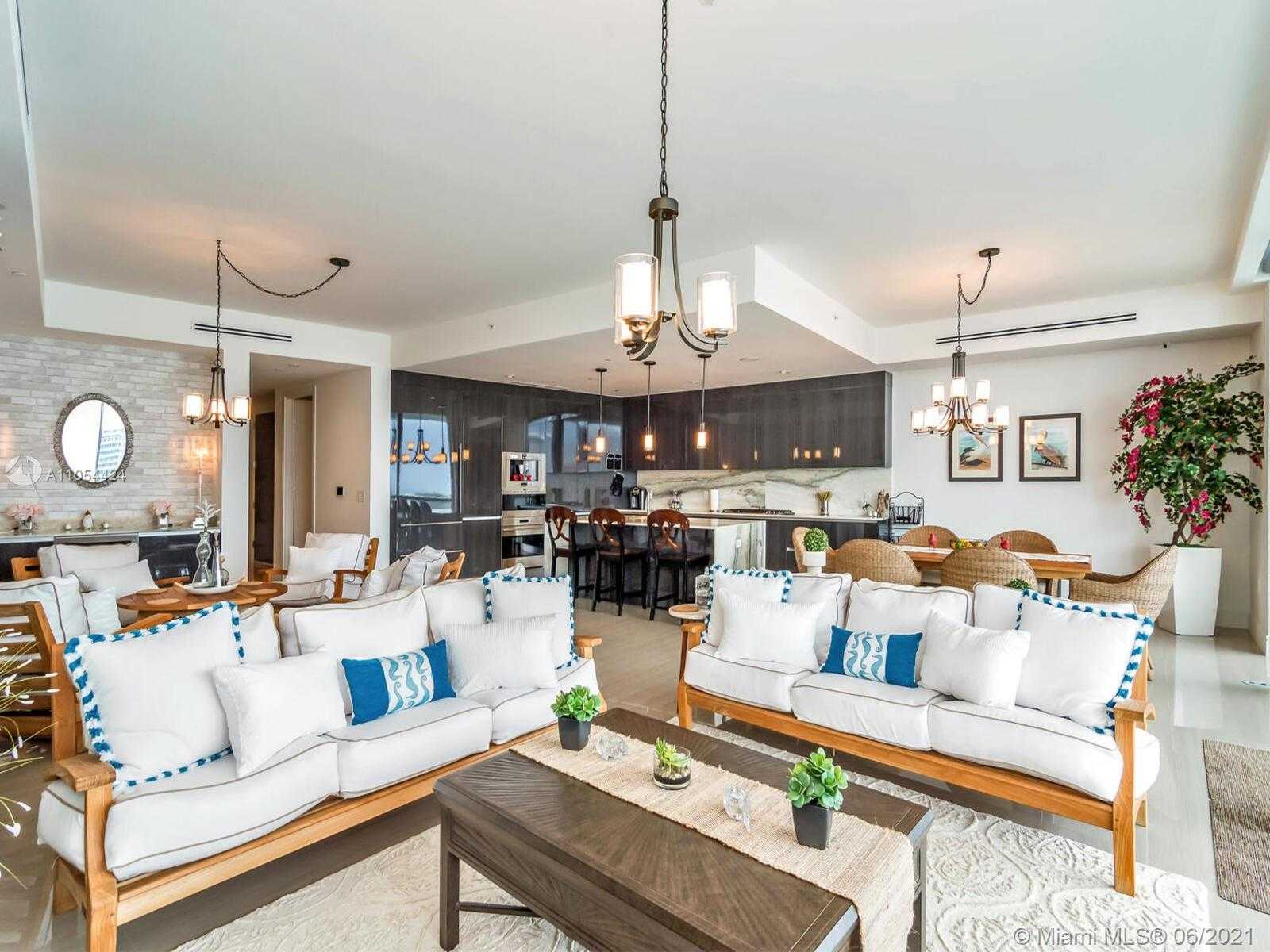 Small Image of 3300 NORTH EAST 188TH ST #817, Aventura Number 4