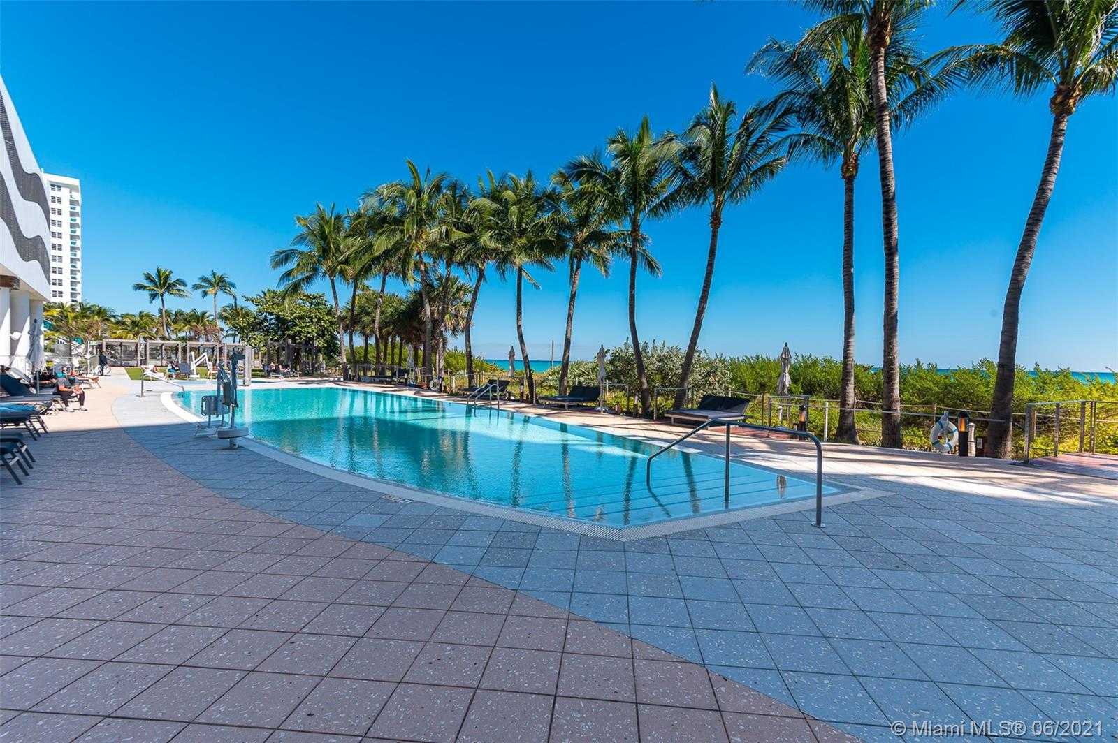 Small Image of 6801 COLLINS AVE #C1411, Miami Beach Number 13