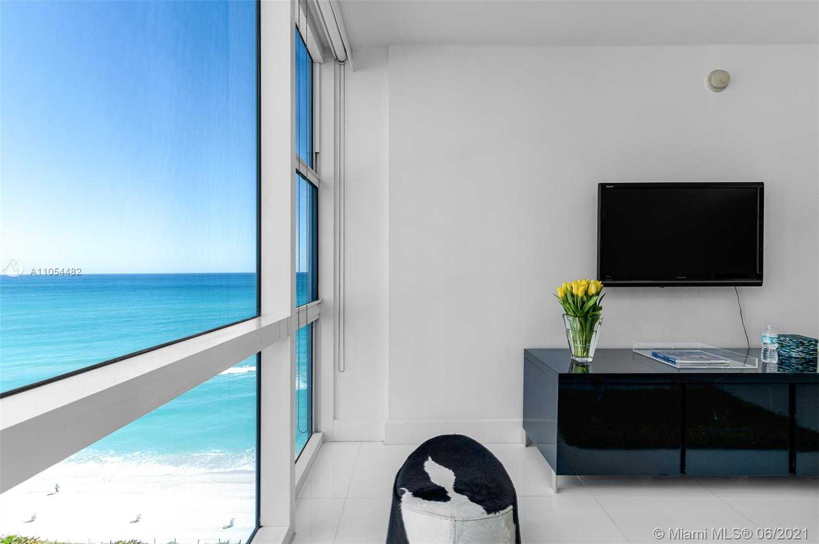 Small Image of 6801 COLLINS AVE #C1411, Miami Beach Number 3