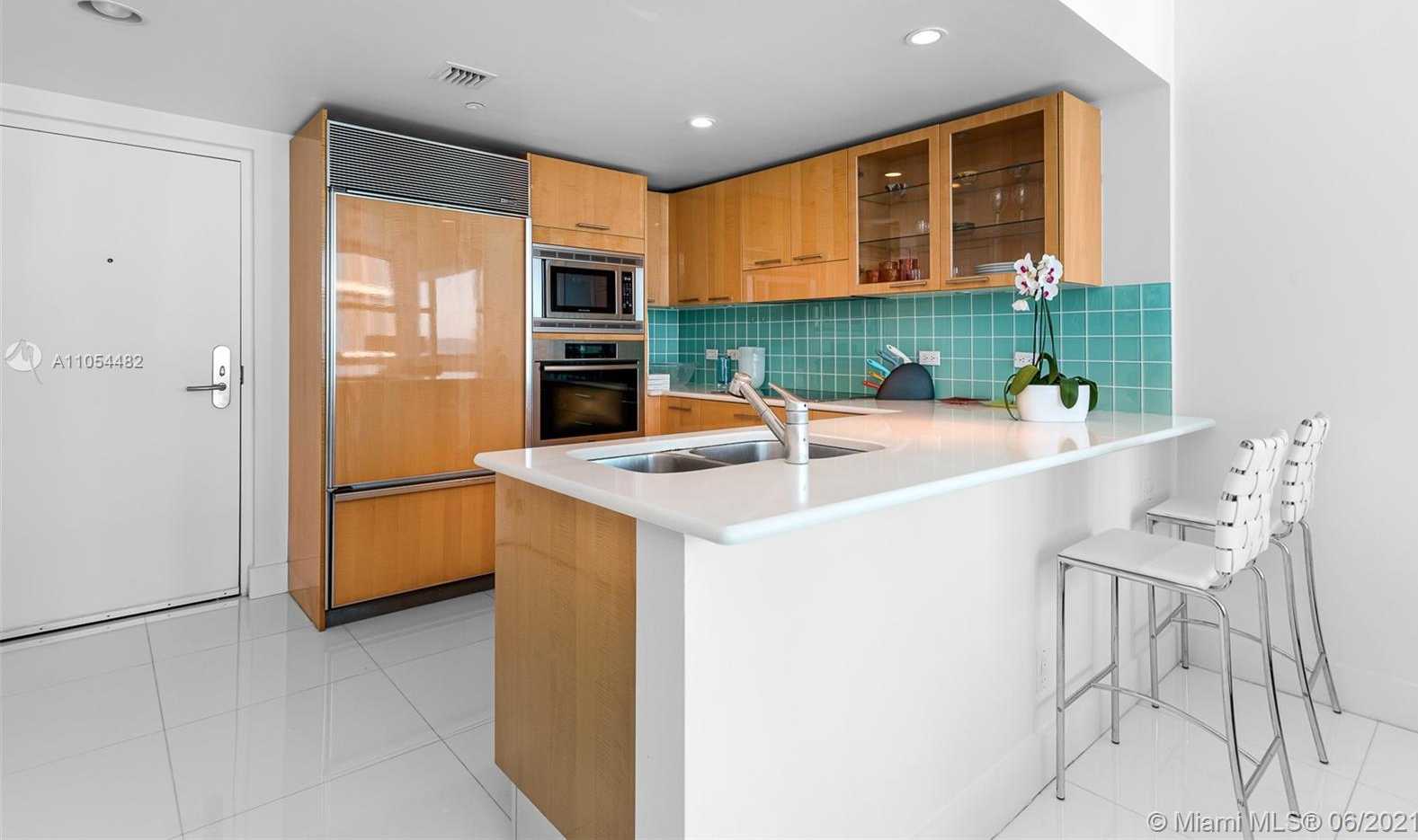 Small Image of 6801 COLLINS AVE #C1411, Miami Beach Number 5