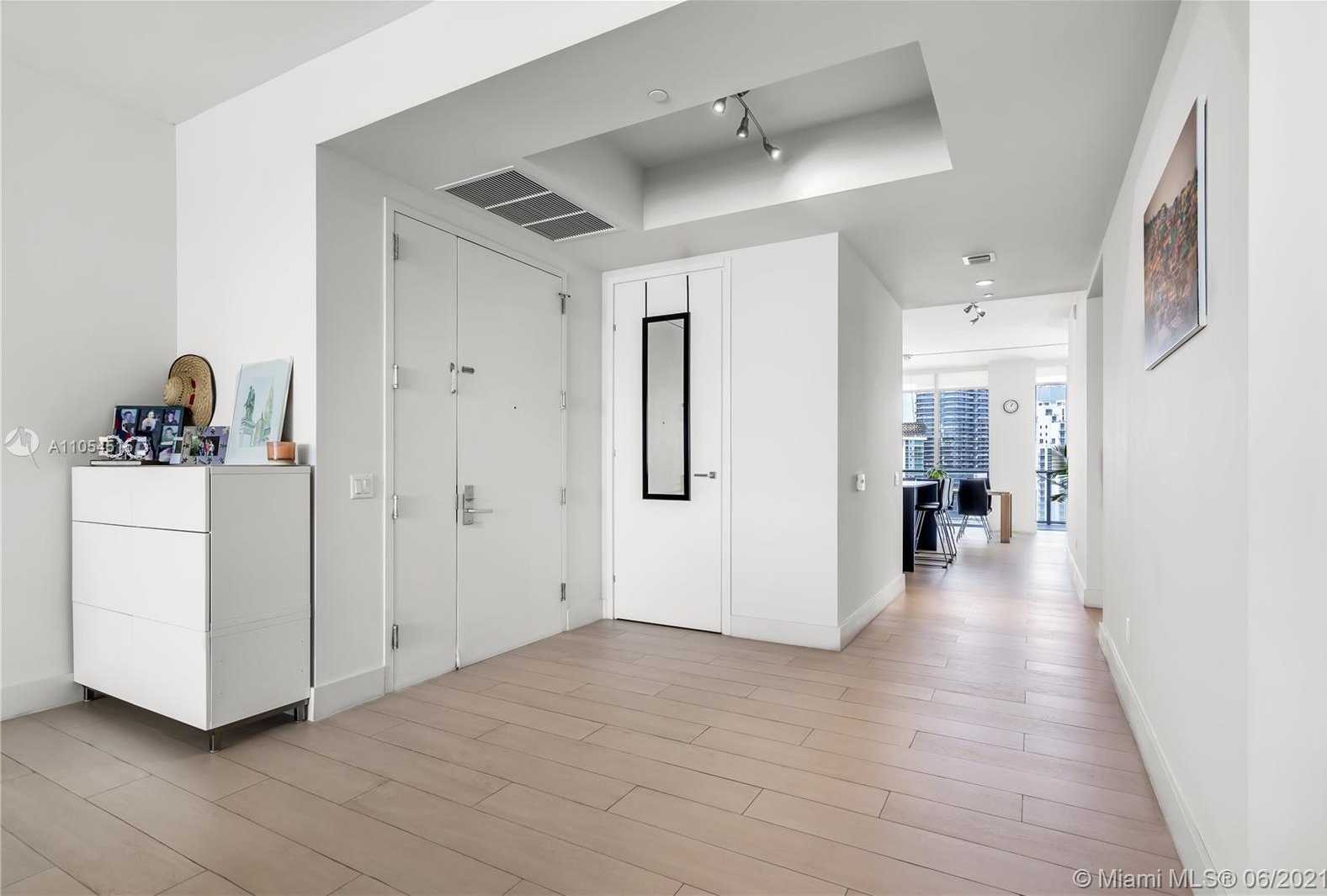 Small Image of 1300 BRICKELL BAY DR #4104, Miami Number 18