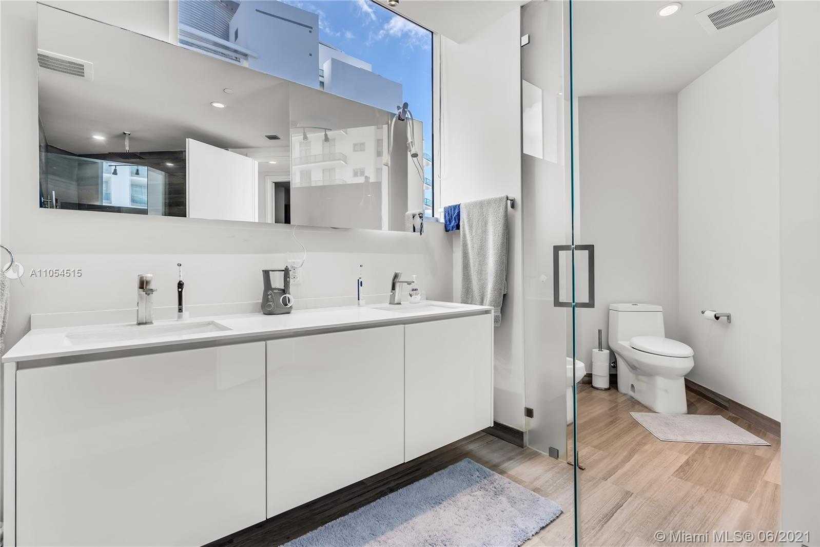 Small Image of 1300 BRICKELL BAY DR #4104, Miami Number 37