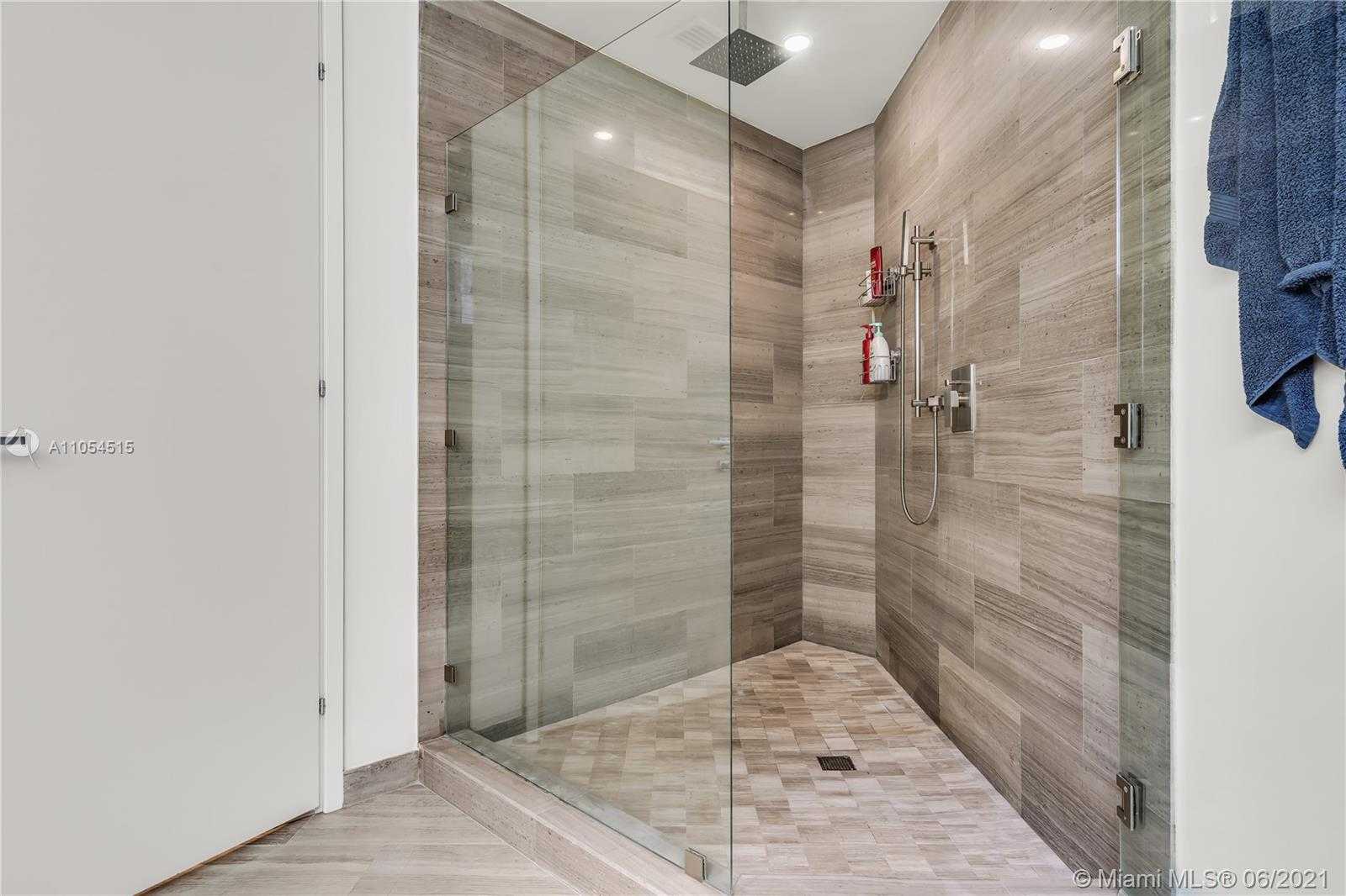 Small Image of 1300 BRICKELL BAY DR #4104, Miami Number 38