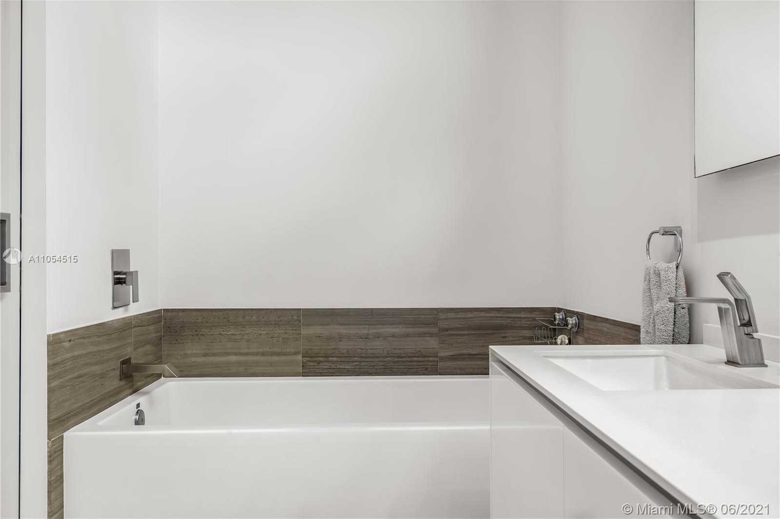 Small Image of 1300 BRICKELL BAY DR #4104, Miami Number 39