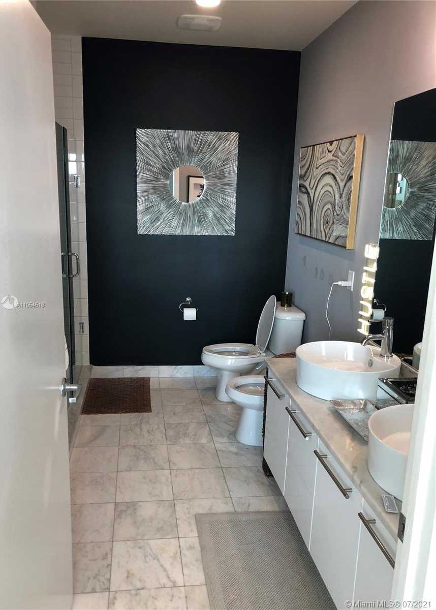 Small Image of 888 BISCAYNE BLVD #4900, Miami Number 10