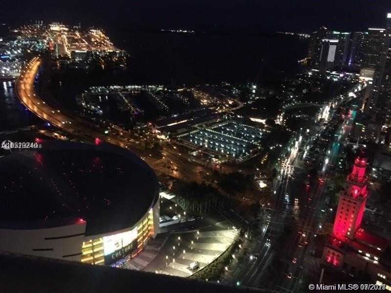 Small Image of 888 BISCAYNE BLVD #4900, Miami Number 17
