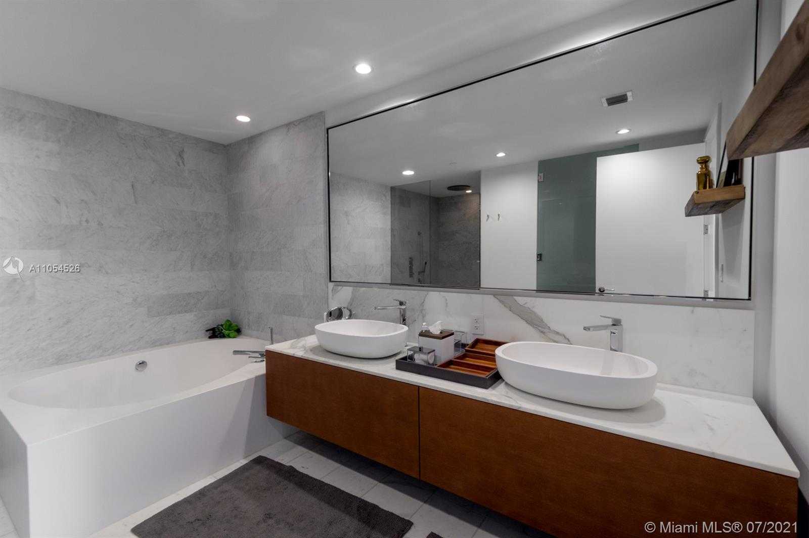 Small Image of 10203 COLLINS AVE #502, Bal Harbour Number 12