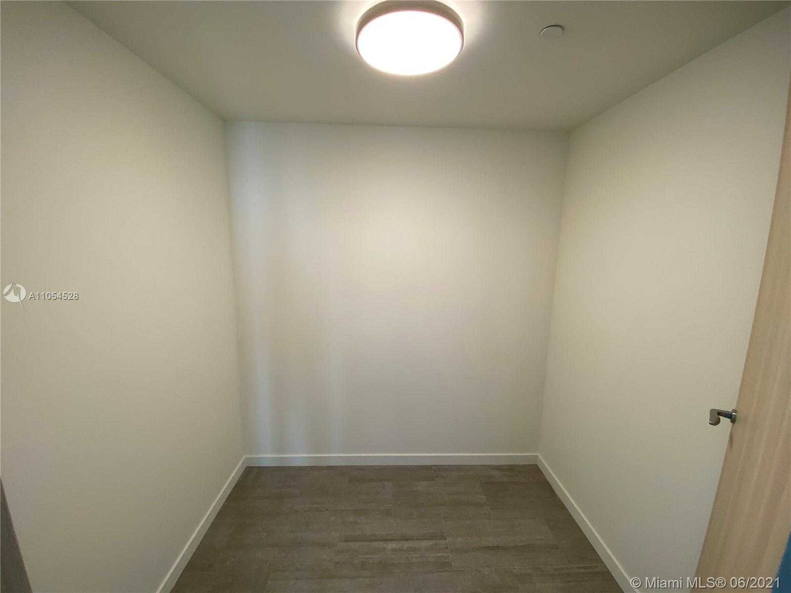 Small Image of 1000 BRICKELL PLAZA #3309, Miami Number 11