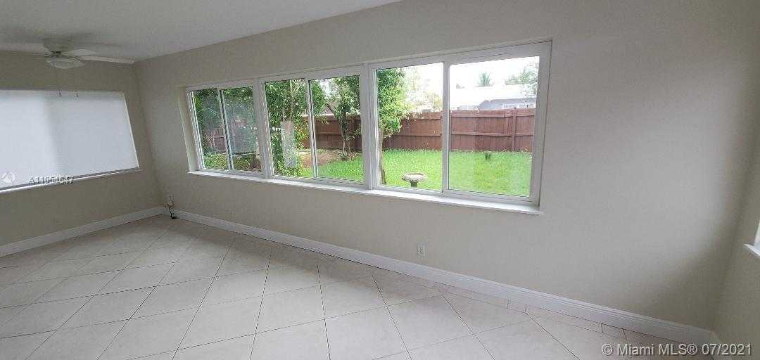Imagen de Pequeño Objeto