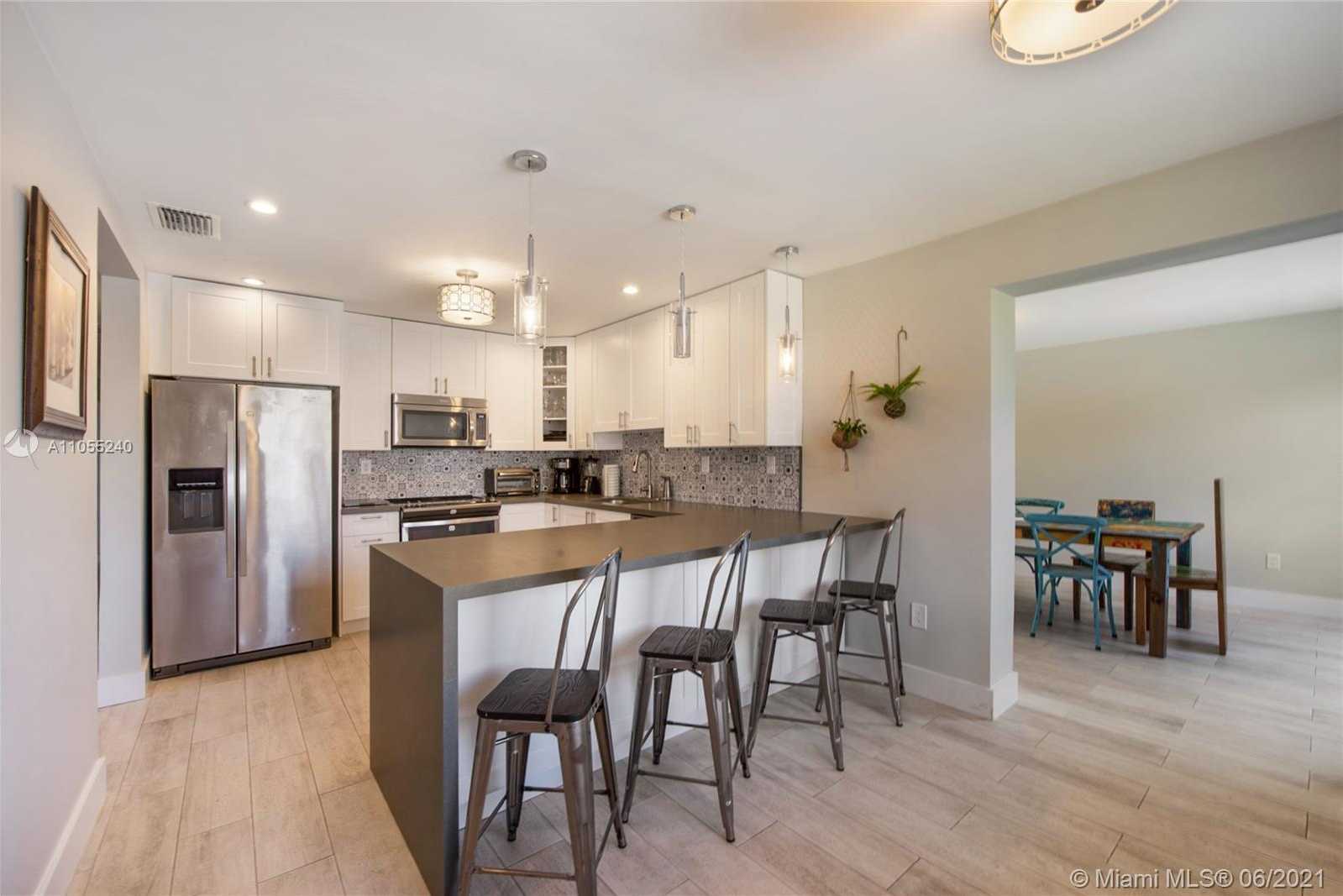 Small Image of 6560 SOUTH WEST 26TH ST, Miami Number 2