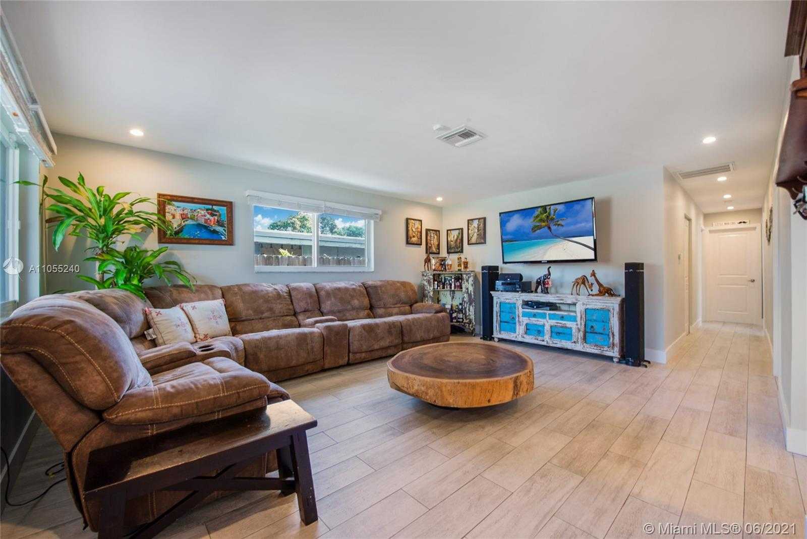 Small Image of 6560 SOUTH WEST 26TH ST, Miami Number 4