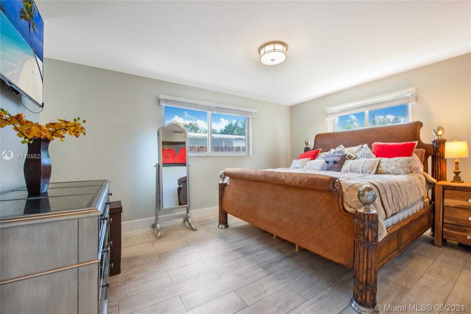 Small Image of 6560 SOUTH WEST 26TH ST, Miami Number 5