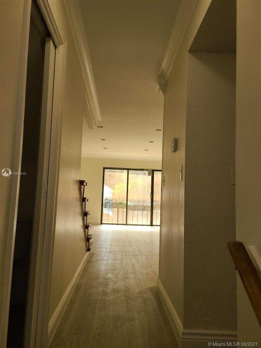 Small Image of 4020 DEL RIO WAY #4020, Sunrise Number 11