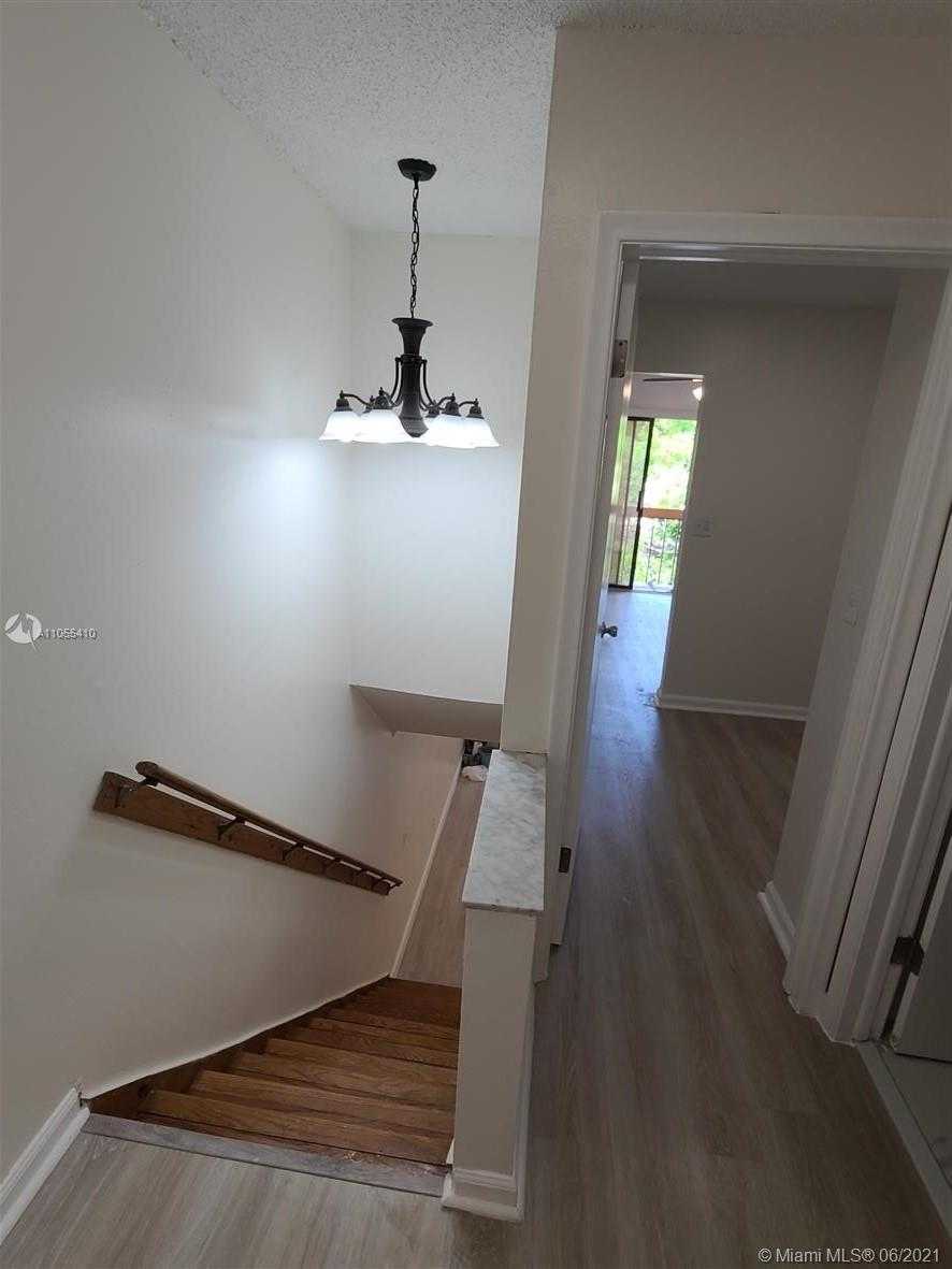 Small Image of 4020 DEL RIO WAY #4020, Sunrise Number 2