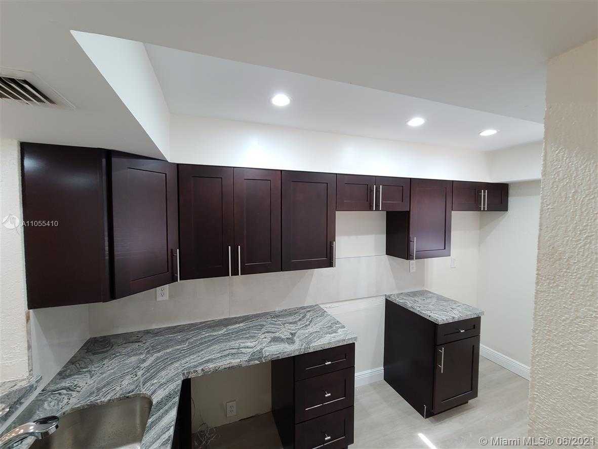 Small Image of 4020 DEL RIO WAY #4020, Sunrise Number 6