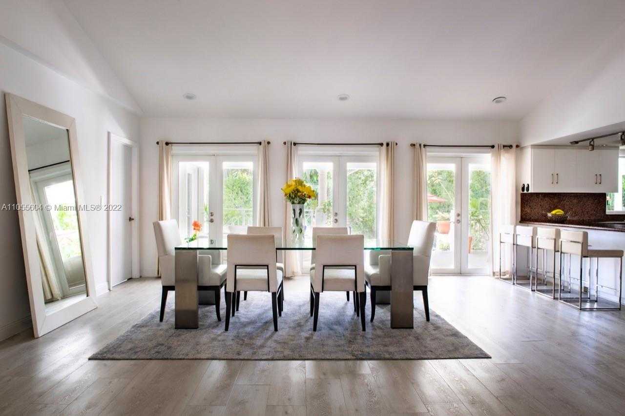 Small Image of 340 WOODCREST RD, Key Biscayne Number 12