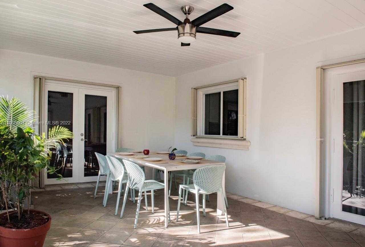 Small Image of 340 WOODCREST RD, Key Biscayne Number 27