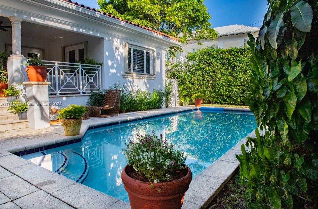 Small Image of 340 WOODCREST RD, Key Biscayne Number 3
