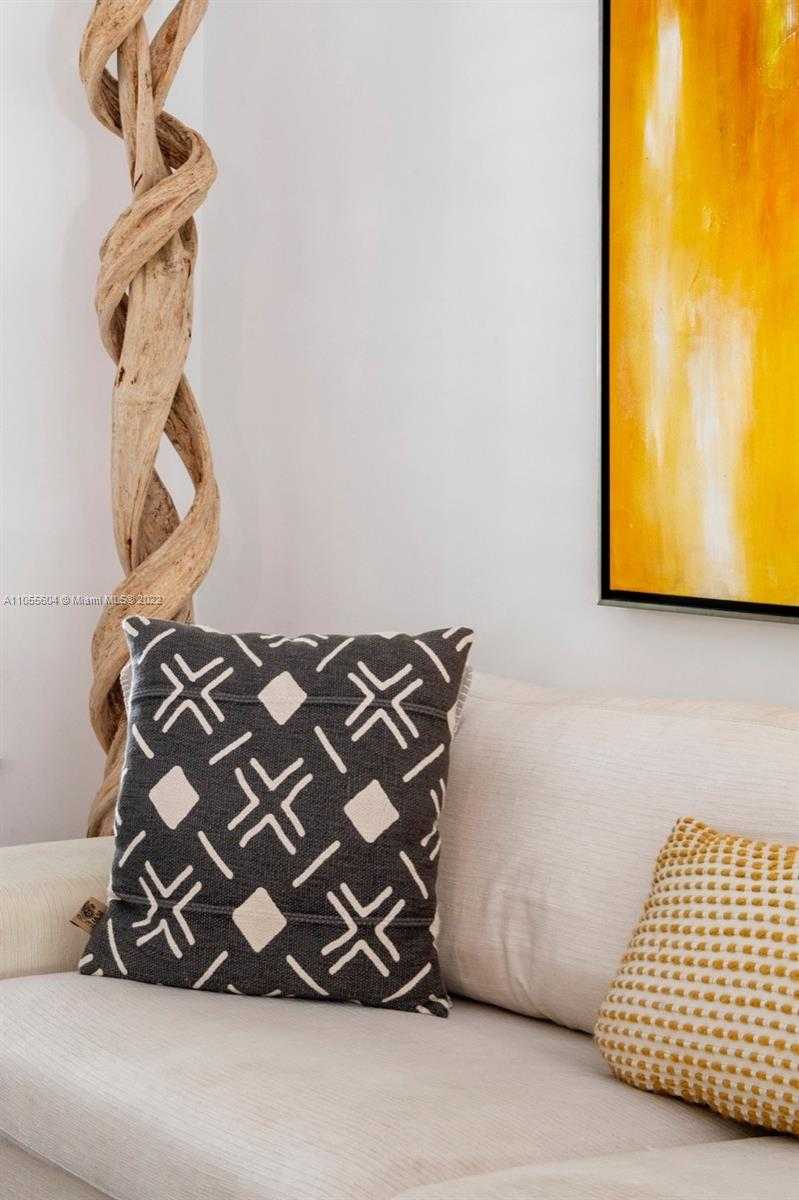 Small Image of 340 WOODCREST RD, Key Biscayne Number 36