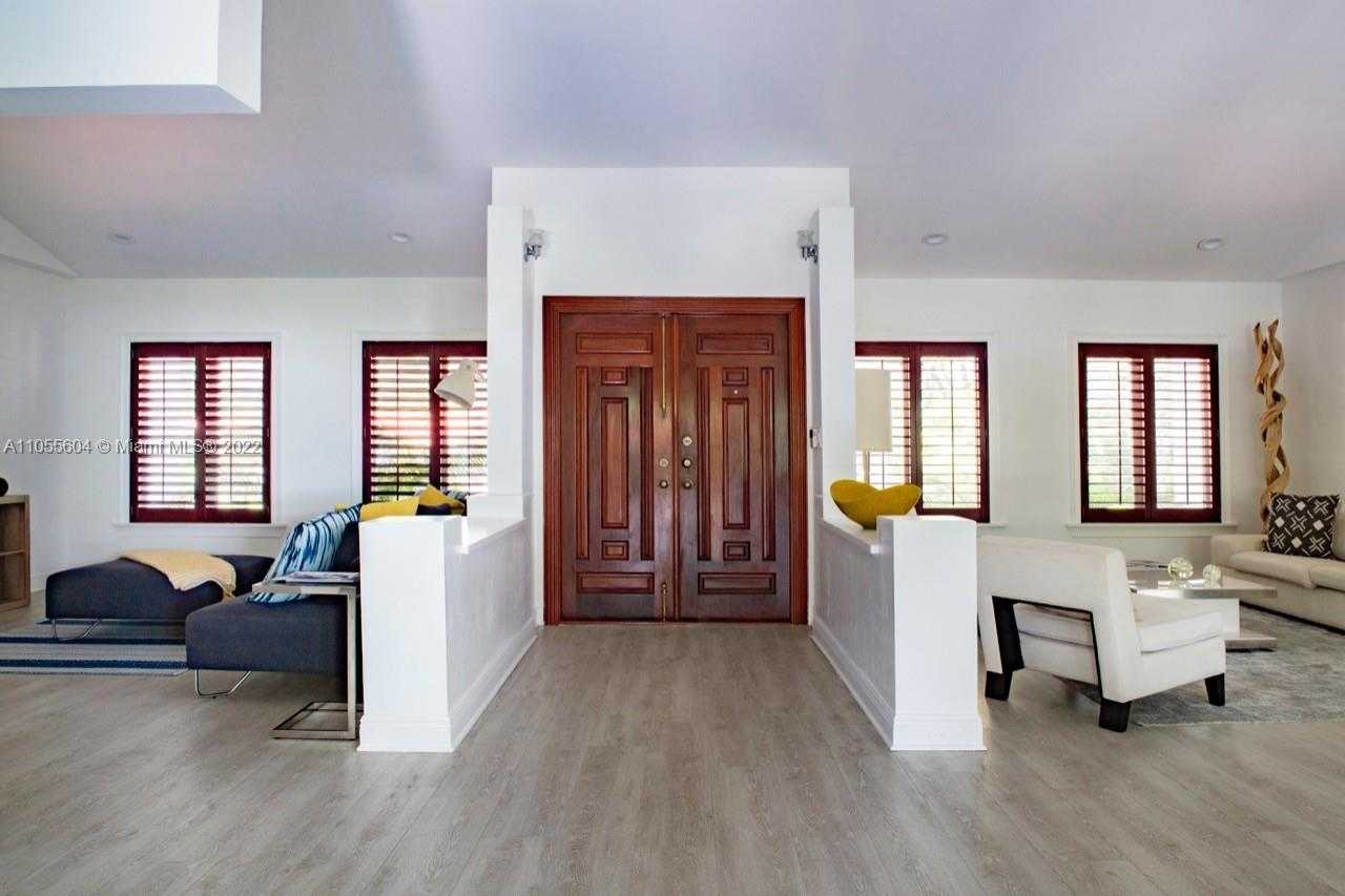 Small Image of 340 WOODCREST RD, Key Biscayne Number 5