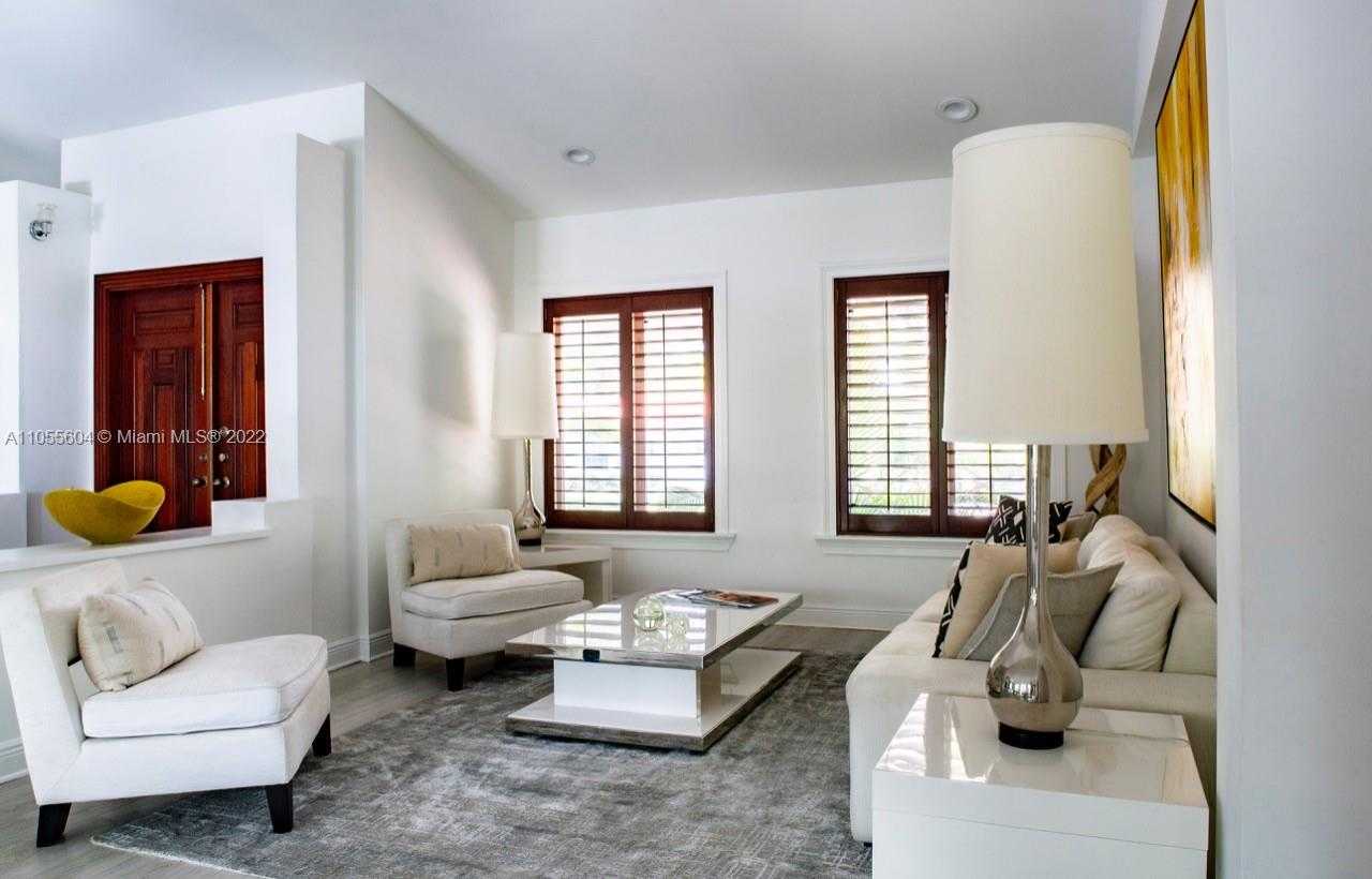 Small Image of 340 WOODCREST RD, Key Biscayne Number 6