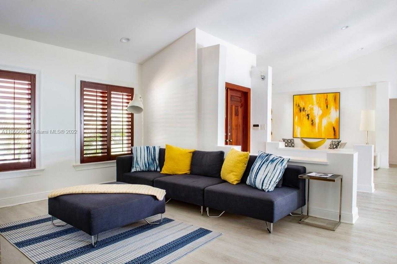 Small Image of 340 WOODCREST RD, Key Biscayne Number 9