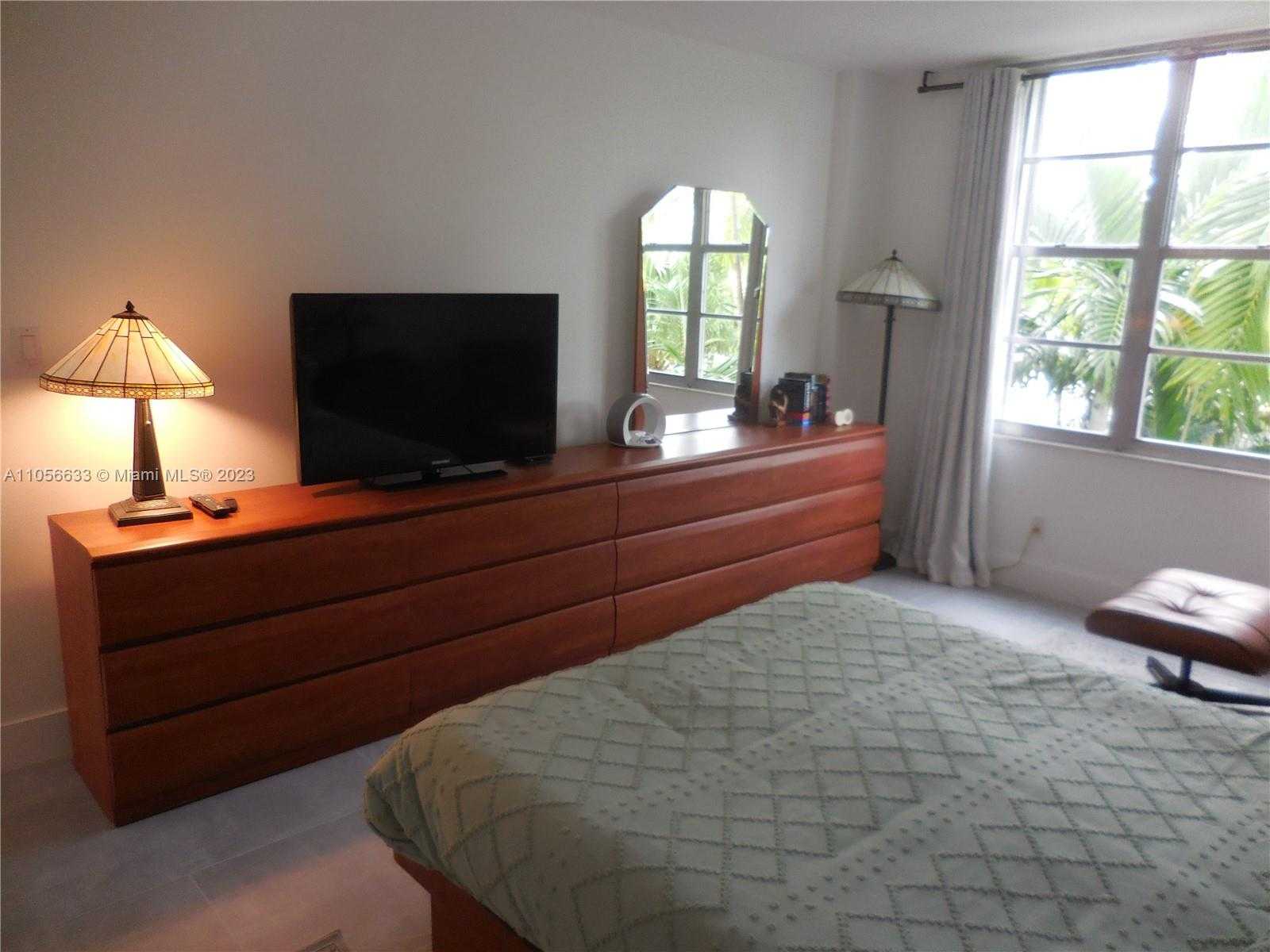 Small Image of 5161 #408, Miami Beach Number 17