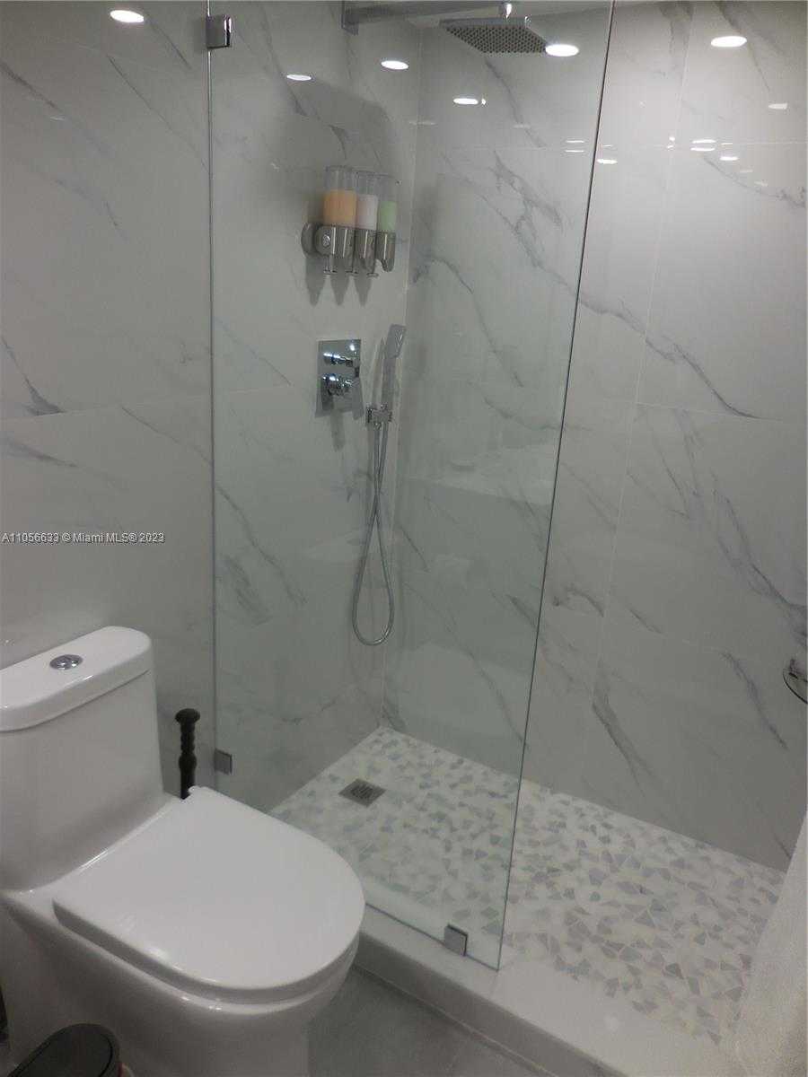 Small Image of 5161 #408, Miami Beach Number 19