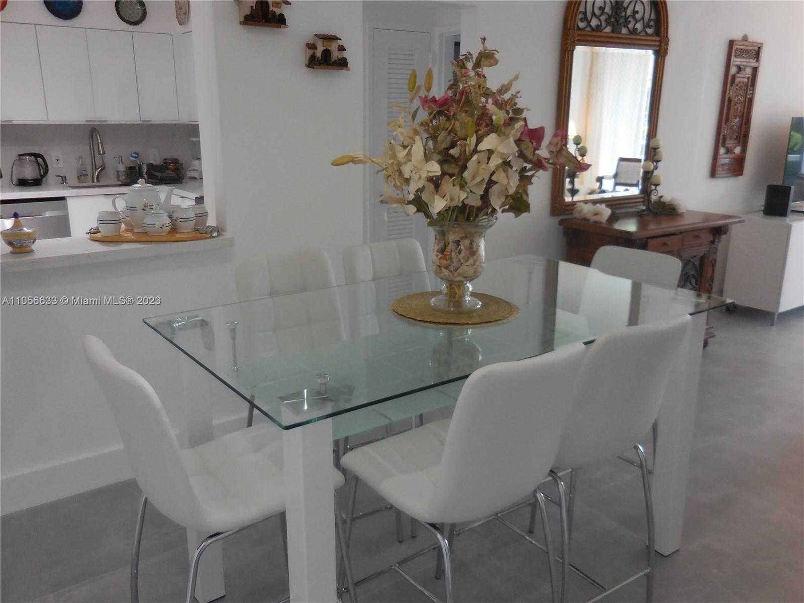 Small Image of 5161 #408, Miami Beach Number 22