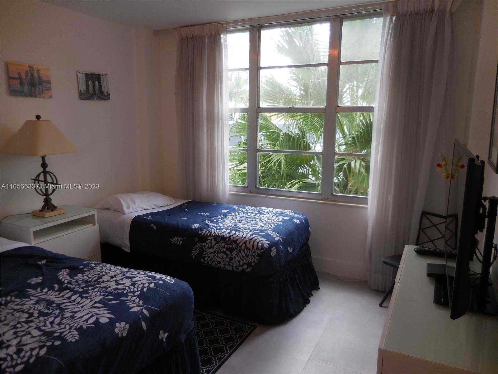 Small Image of 5161 #408, Miami Beach Number 6