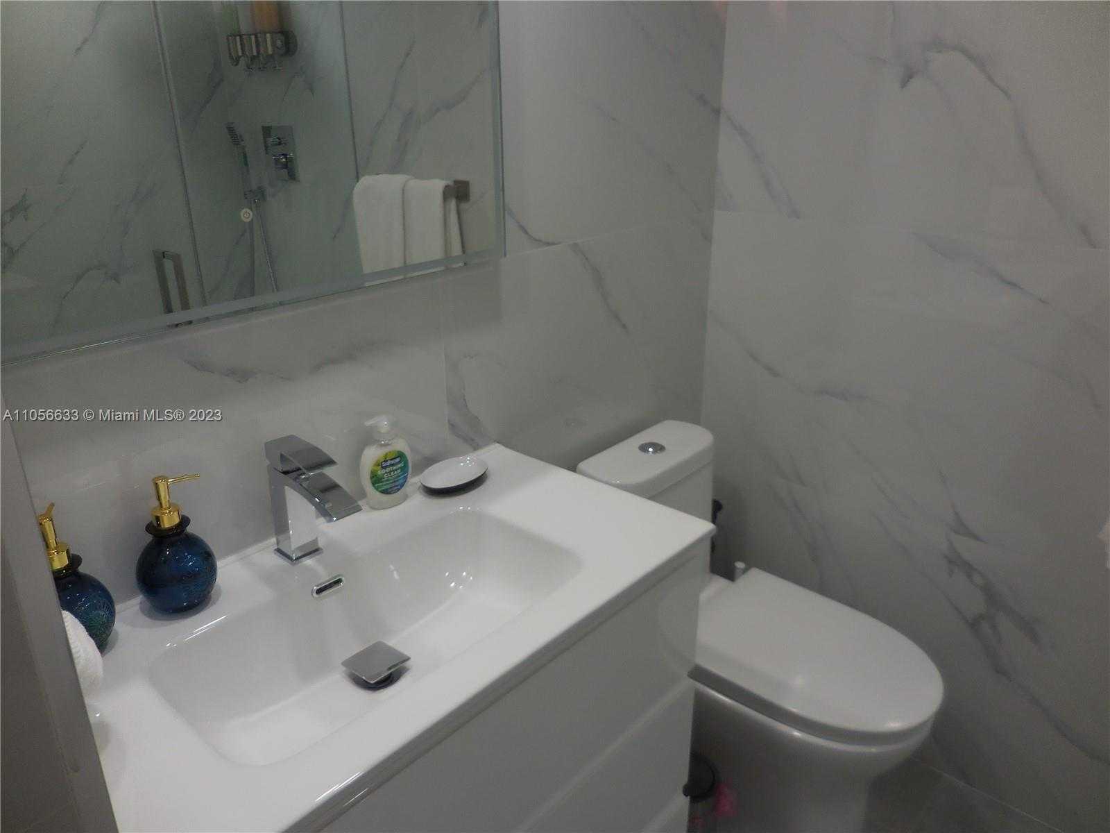 Small Image of 5161 #408, Miami Beach Number 8
