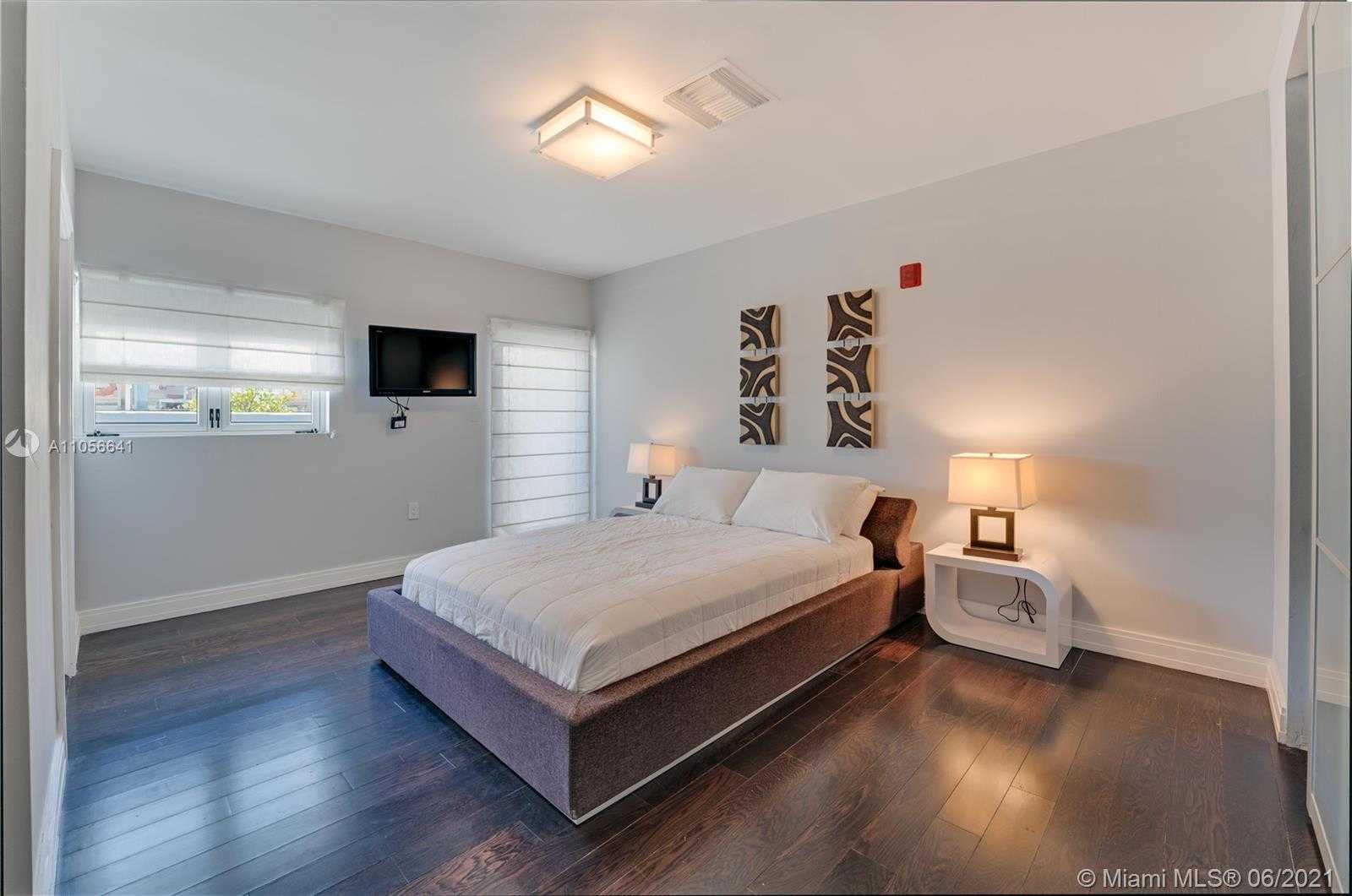 Small Image of 1250 OCEAN DR #PH1, Miami Beach Number 15
