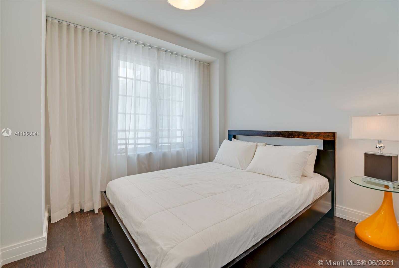 Small Image of 1250 OCEAN DR #PH1, Miami Beach Number 17