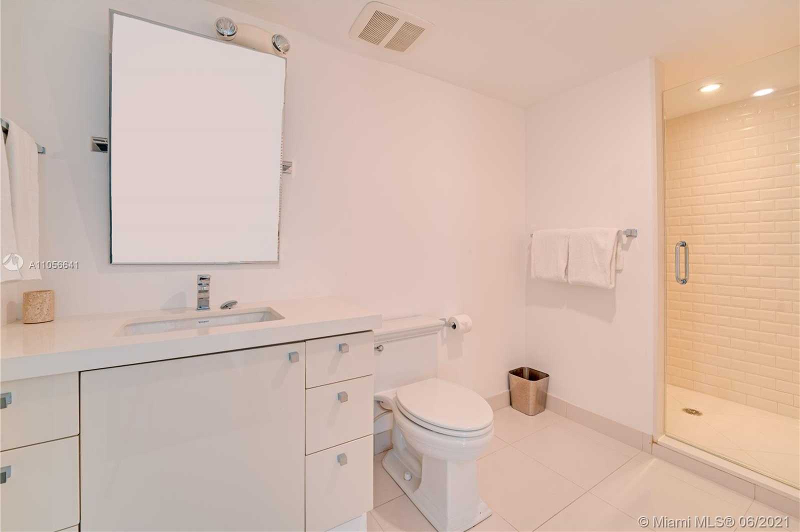 Small Image of 1250 OCEAN DR #PH1, Miami Beach Number 18