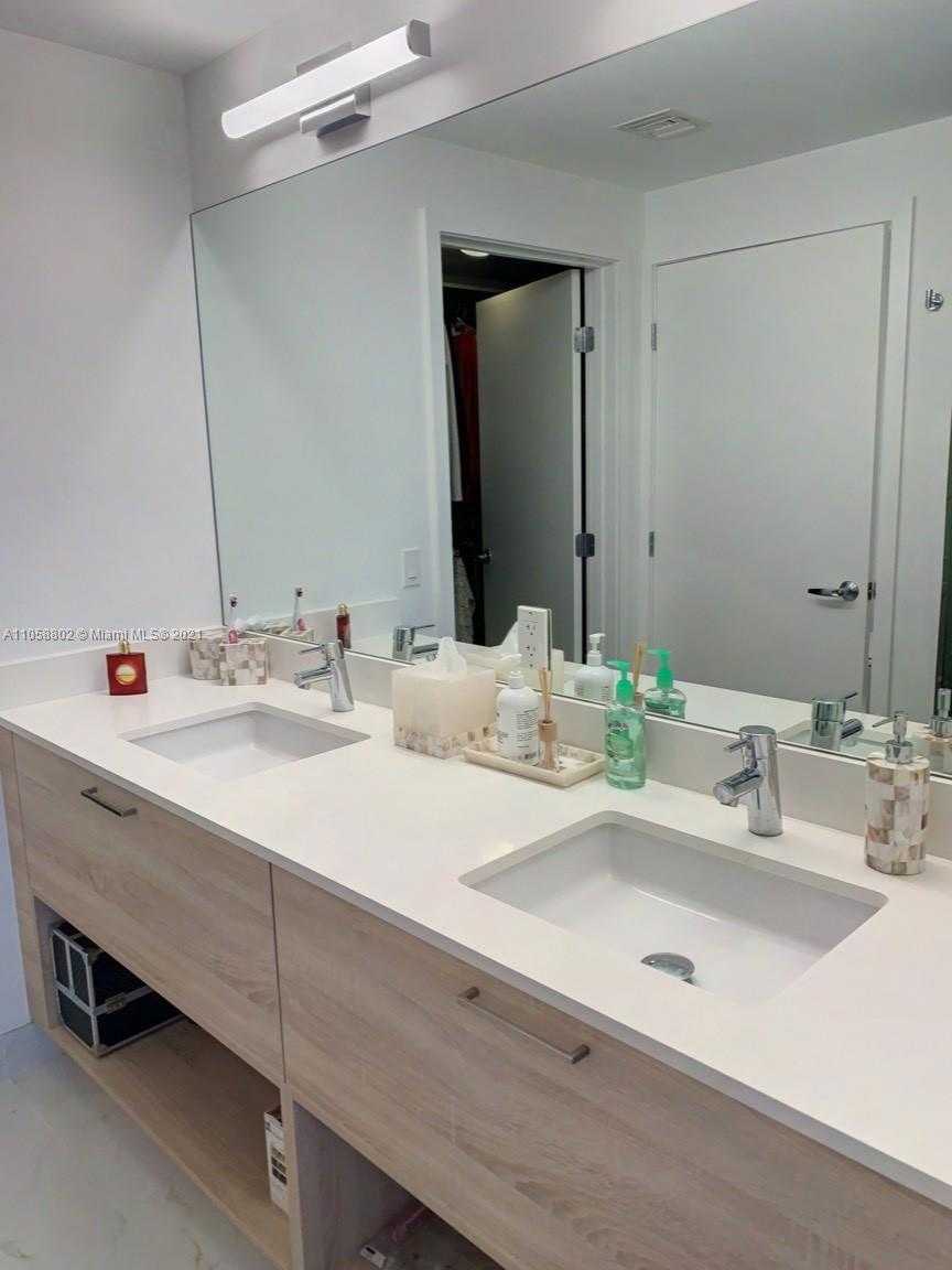 Small Image of 16385 BISCAYNE BLVD #2301, North Miami Beach Number 22
