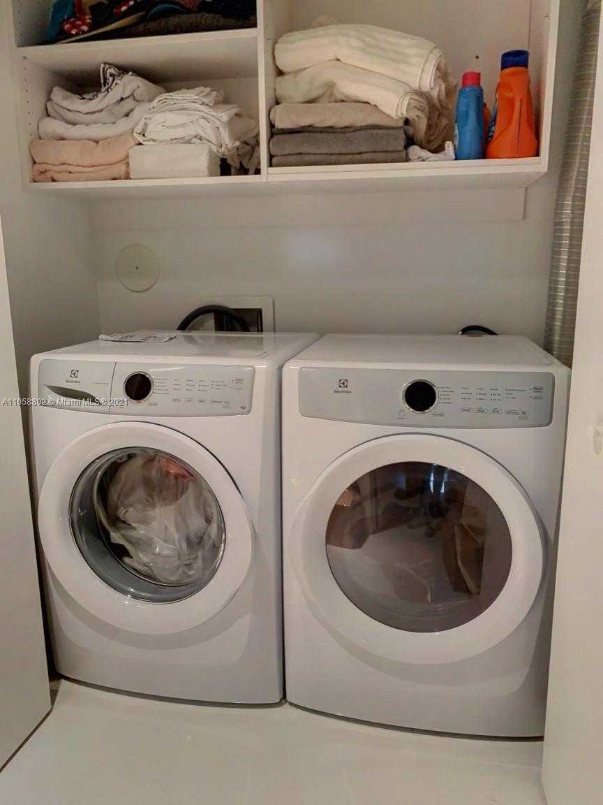 Small Image of 16385 BISCAYNE BLVD #2301, North Miami Beach Number 28